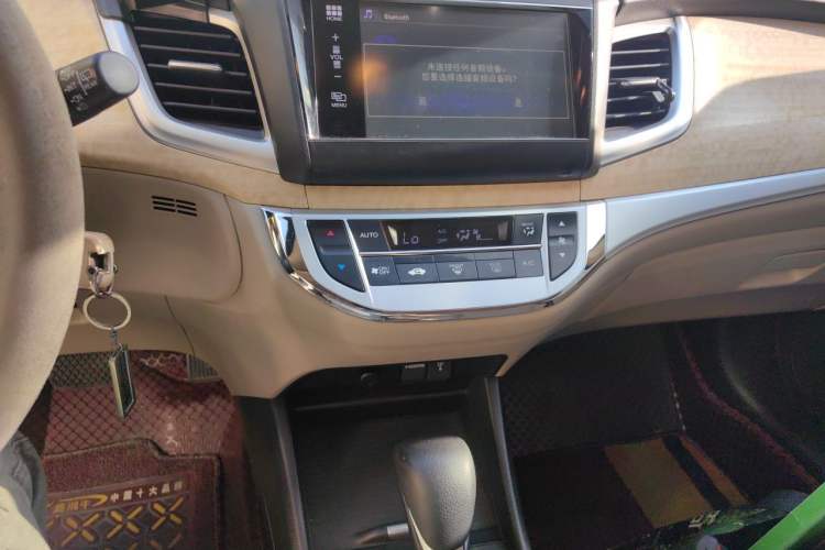 Used Honda Jade 2013 1.8L automatic Comfort version 5 seats Audio And AC Panel