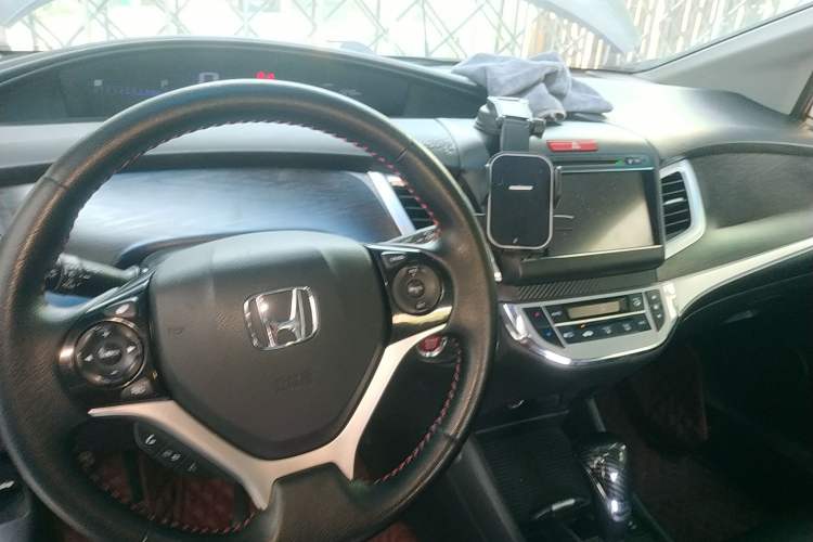 Used Honda Jade 2013 1.8L CVT Luxury Edition 6 seats Center Console