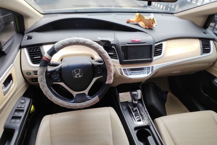 Used Honda Jade 2013 1.8L CVT Luxury Edition 5 seats Center Console
