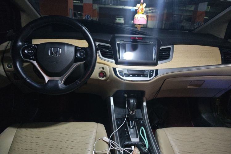 Used Honda Jade 2013 1.8L CVT Luxury Edition 5 seats Center Console