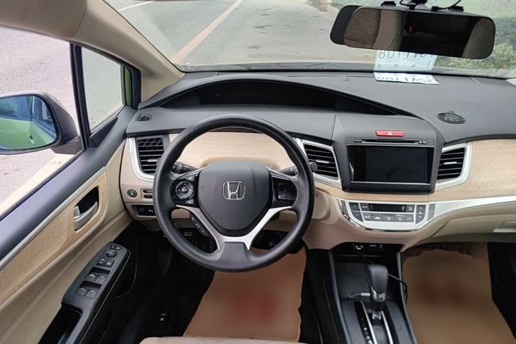 Used Honda Jade 2013 1.8L automatic Comfort version 5 seats Center Console