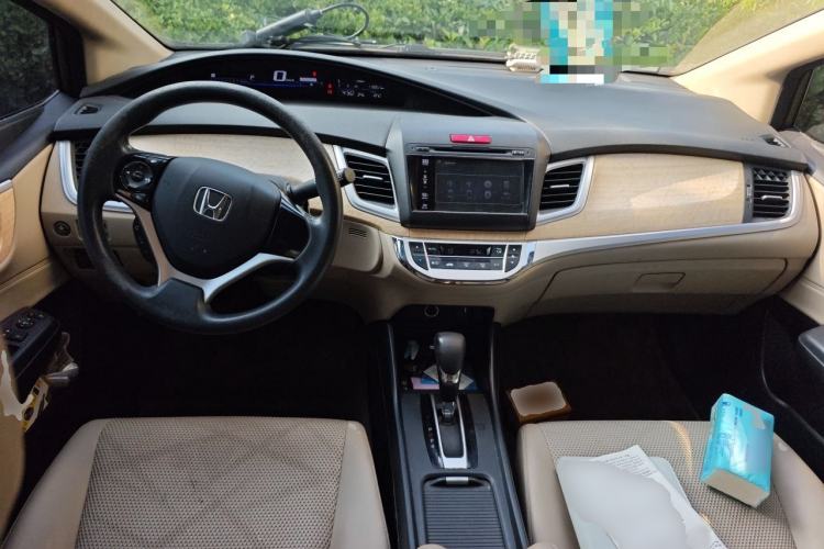 Used Honda Jade 2013 1.8L automatic Comfort version 5 seats Center Console