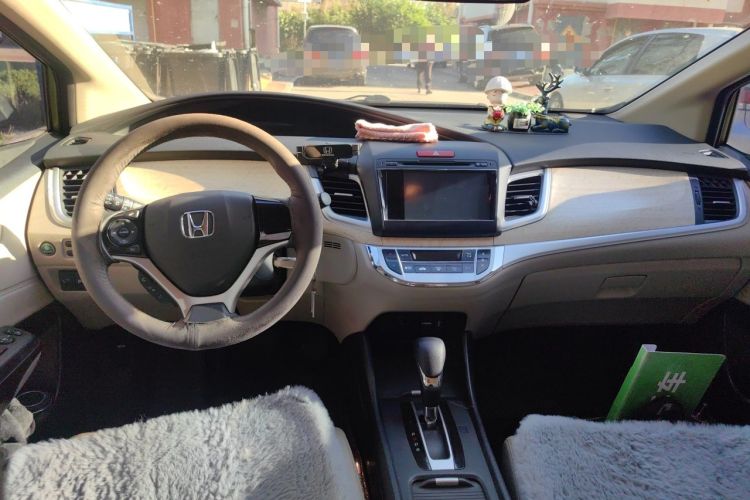 Used Honda Jade 2013 1.8L automatic Comfort version 5 seats Center Console
