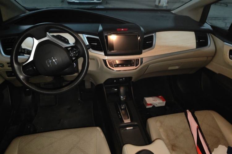 Used Honda Jade 2013 1.8L automatic Comfort version 5 seats Center Console