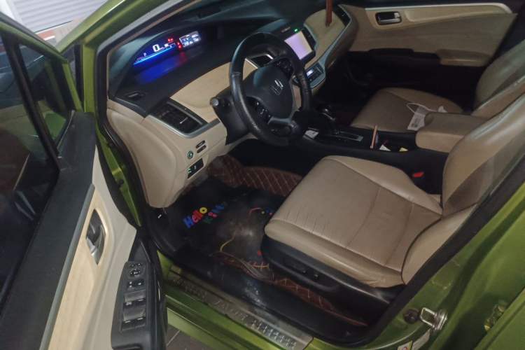 Used Honda Jade 2013 1.8L CVT Luxury Edition 5 seats Driver Seat