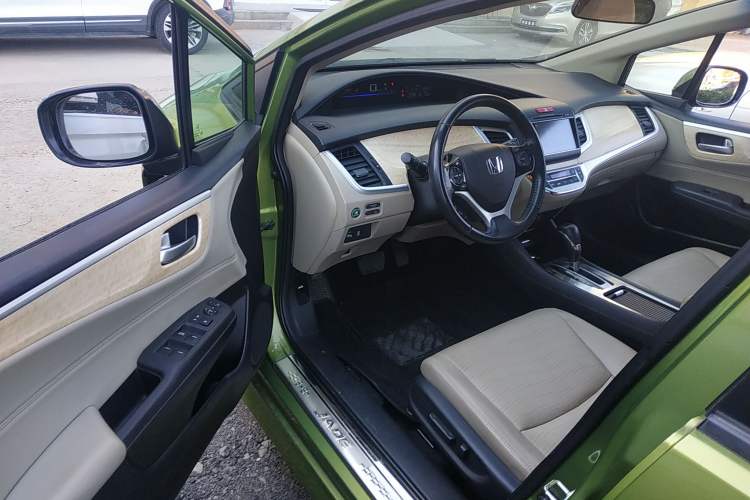 Used Honda Jade 2013 1.8L CVT Luxury Edition 6 seats Driver Seat