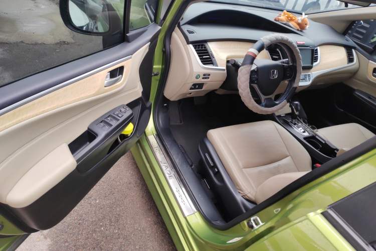 Used Honda Jade 2013 1.8L CVT Luxury Edition 5 seats Driver Seat