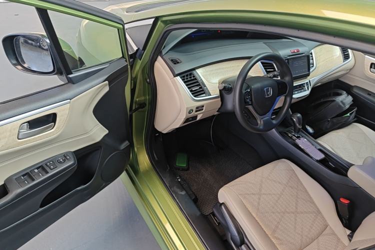 Used Honda Jade 2013 1.8L automatic Comfort version 5 seats Driver Seat
