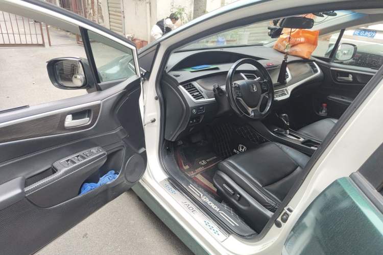 Used Honda Jade 2013 1.8L CVT Luxury Edition 6 seats Driver Seat
