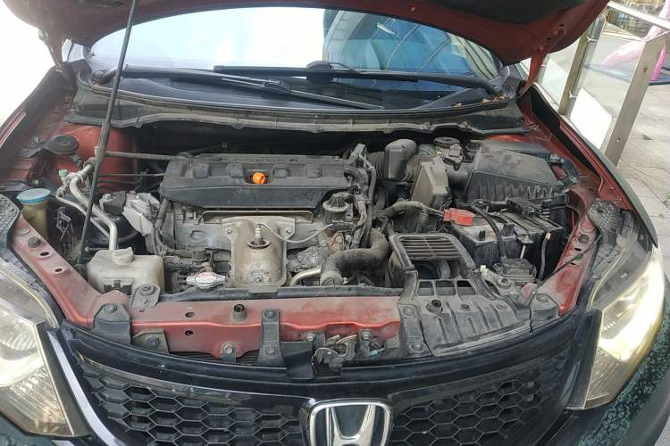 Used Honda Jade 2013 1.8L CVT Luxury Edition 6 seats Engine Bay