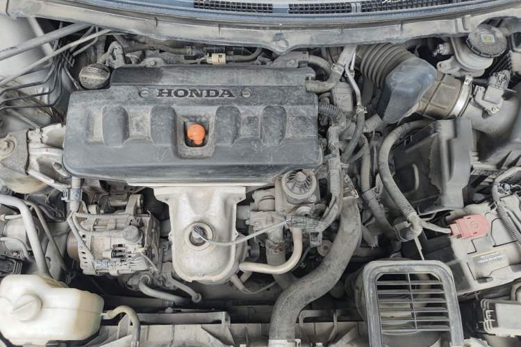Used Honda Jade 2013 1.8L CVT Luxury Edition 6 seats Engine Bay