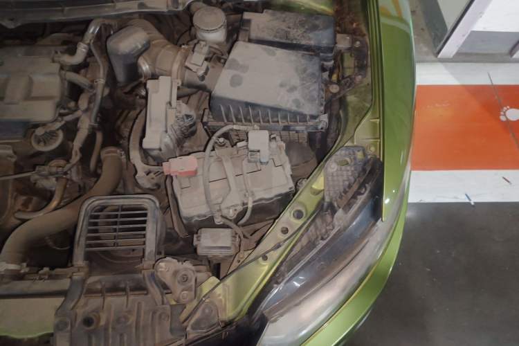 Used Honda Jade 2013 1.8L CVT Luxury Edition 5 seats Engine Bay Left