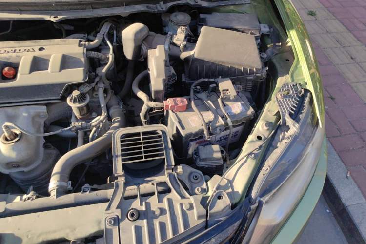 Used Honda Jade 2013 1.8L automatic Comfort version 5 seats Engine Bay Left