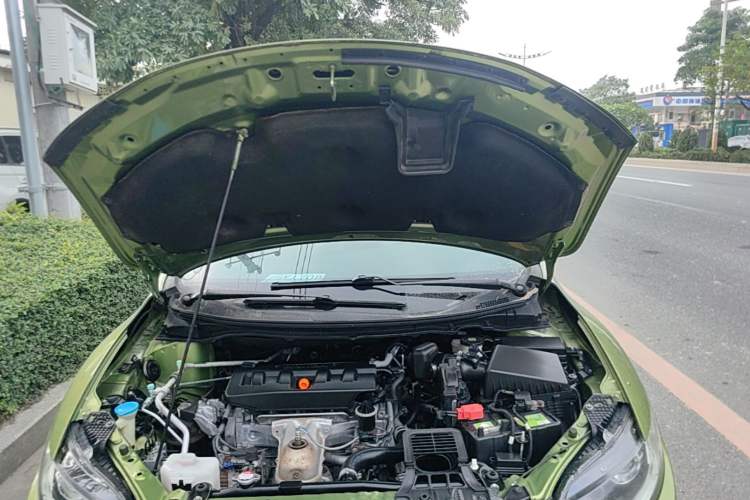 Used Honda Jade 2013 1.8L automatic Comfort version 5 seats Engine Bay