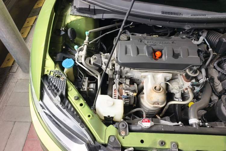 Used Honda Jade 2013 1.8L CVT Luxury Edition 5 seats Engine Bay Right