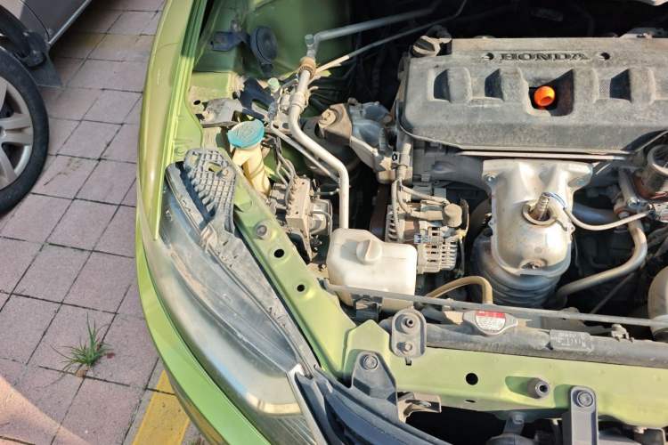 Used Honda Jade 2013 1.8L automatic Comfort version 5 seats Engine Bay Right