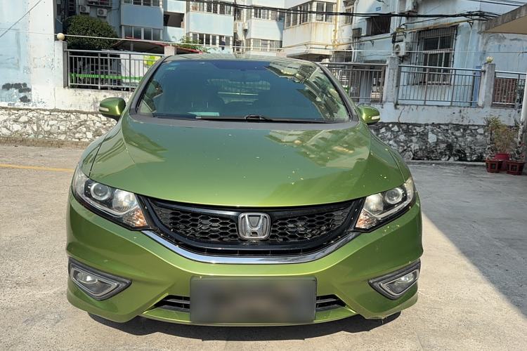 Used Honda Jade 2013 1.8L automatic Comfort version 6 seats Exterior 1