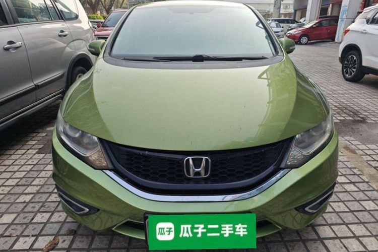 Used Honda Jade 2013 1.8L automatic Comfort version 5 seats Exterior 1