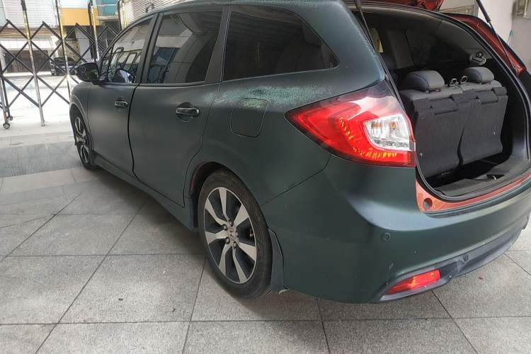 Used Honda Jade 2013 1.8L CVT Luxury Edition 6 seats Exterior 2