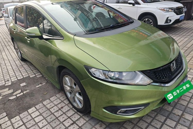 Used Honda Jade 2013 1.8L automatic Comfort version 5 seats Exterior 2