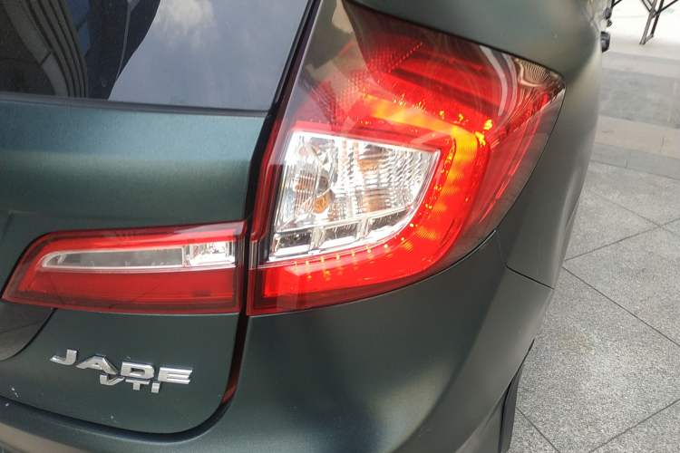 Used Honda Jade 2013 1.8L CVT Luxury Edition 6 seats Exterior 3