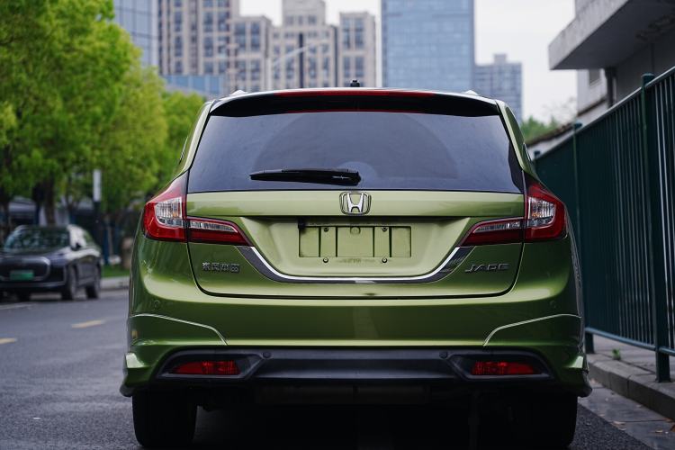 Used Honda Jade 2013 1.8L automatic Comfort version 5 seats Exterior 3