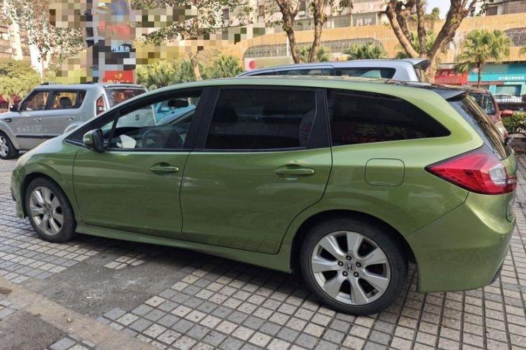 Used Honda Jade 2013 1.8L automatic Comfort version 5 seats Exterior 3