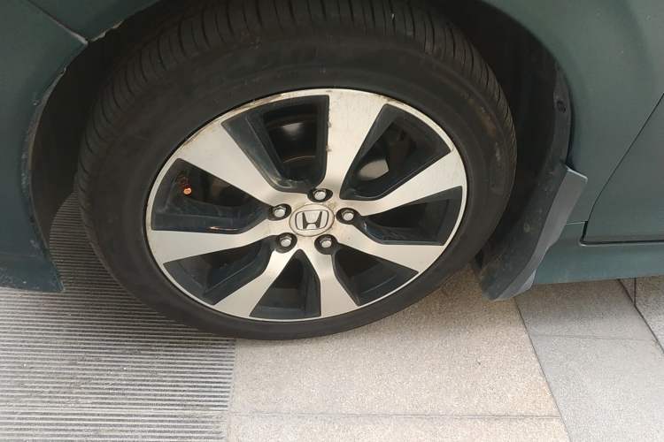 Used Honda Jade 2013 1.8L CVT Luxury Edition 6 seats Exterior 4