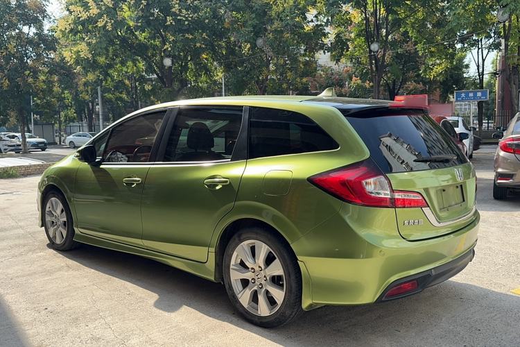 Used Honda Jade 2013 1.8L automatic Comfort version 6 seats Exterior 5
