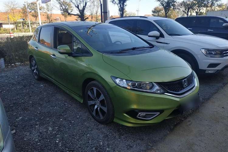 Used Honda Jade 2013 1.8L CVT Luxury Edition 6 seats Front Right 45 Deg