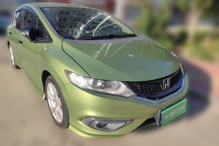 Used Honda Jade 2013 1.8L automatic Comfort version 5 seats Front Right 45 Deg