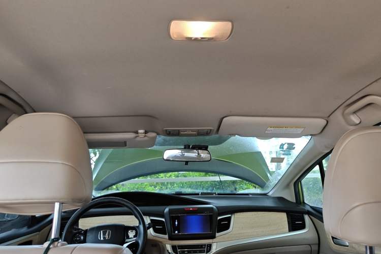Used Honda Jade 2013 1.8L automatic Comfort version 5 seats Headliner