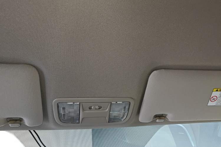 Used Honda Jade 2013 1.8L automatic Comfort version 5 seats Headliner