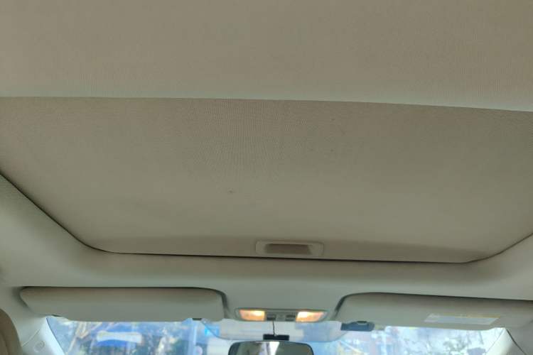 Used Honda Jade 2013 1.8L CVT Luxury Edition 5 seats Headliner