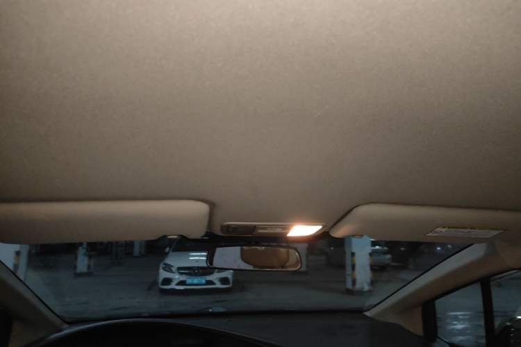 Used Honda Jade 2013 1.8L automatic Comfort version 5 seats Headliner
