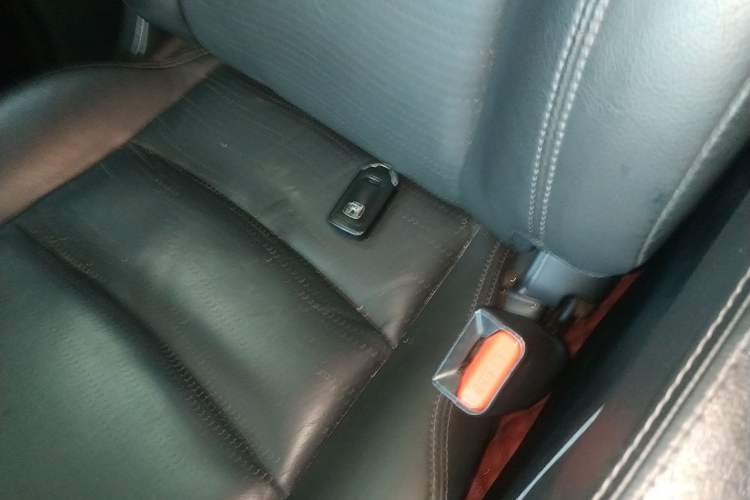 Used Honda Jade 2013 1.8L CVT Luxury Edition 6 seats Interior 1