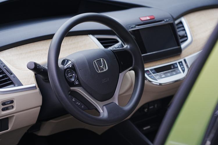 Used Honda Jade 2013 1.8L automatic Comfort version 5 seats Interior 1