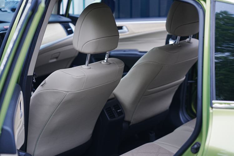 Used Honda Jade 2013 1.8L automatic Comfort version 5 seats Interior 3