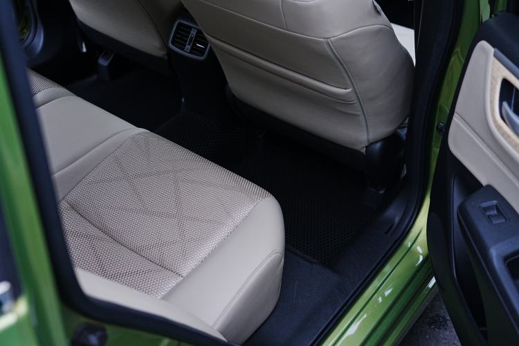 Used Honda Jade 2013 1.8L automatic Comfort version 5 seats Interior 6