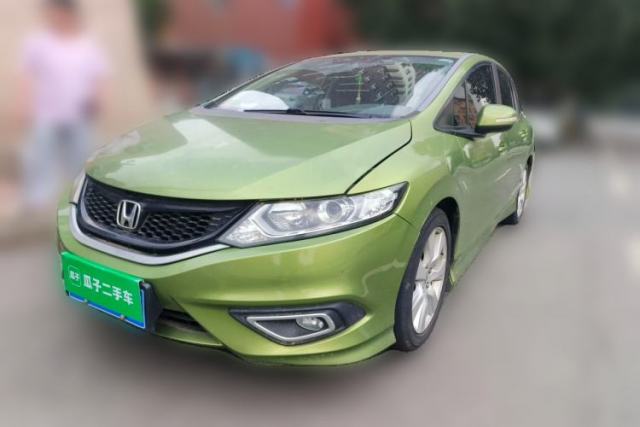 Honda Jade 2013 1.8L automatic Comfort version 5 seats usado