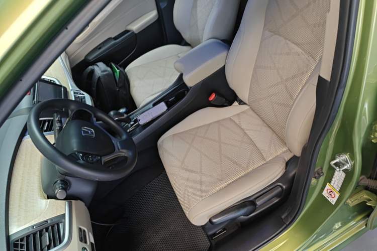 Used Honda Jade 2013 1.8L automatic Comfort version 5 seats Left Front Seat