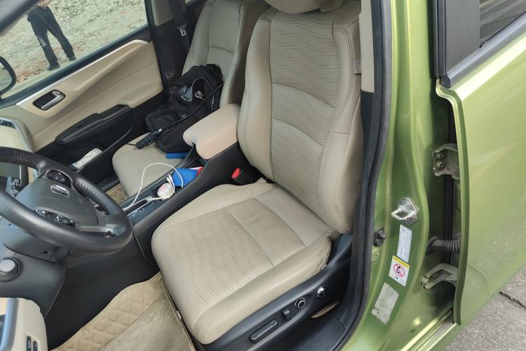 Used Honda Jade 2013 1.8L CVT Luxury Edition 5 seats Left Front Seat