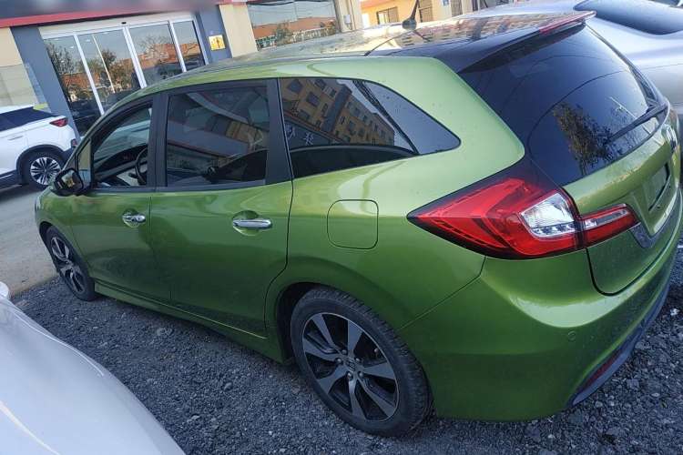 Used Honda Jade 2013 1.8L CVT Luxury Edition 6 seats Left Side