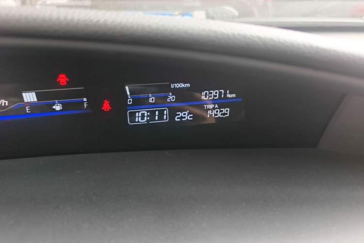 Used Honda Jade 2013 1.8L CVT Luxury Edition 5 seats Odometer Close Up