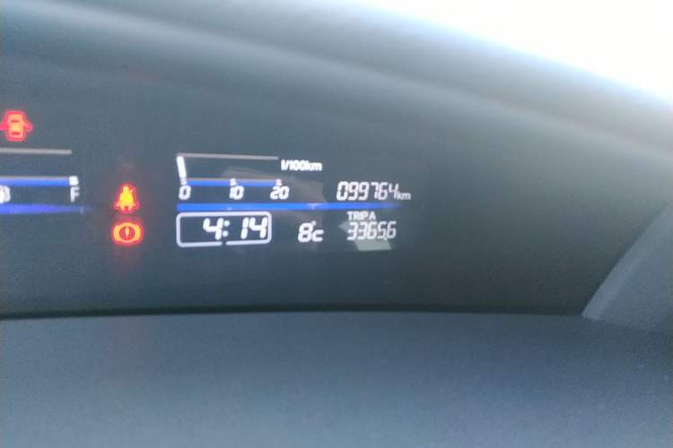 Used Honda Jade 2013 1.8L CVT Luxury Edition 6 seats Odometer Close Up