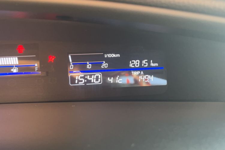 Used Honda Jade 2013 1.8L CVT Luxury Edition 5 seats Odometer Close Up