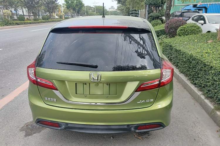 Used Honda Jade 2013 1.8L automatic Comfort version 5 seats Rear