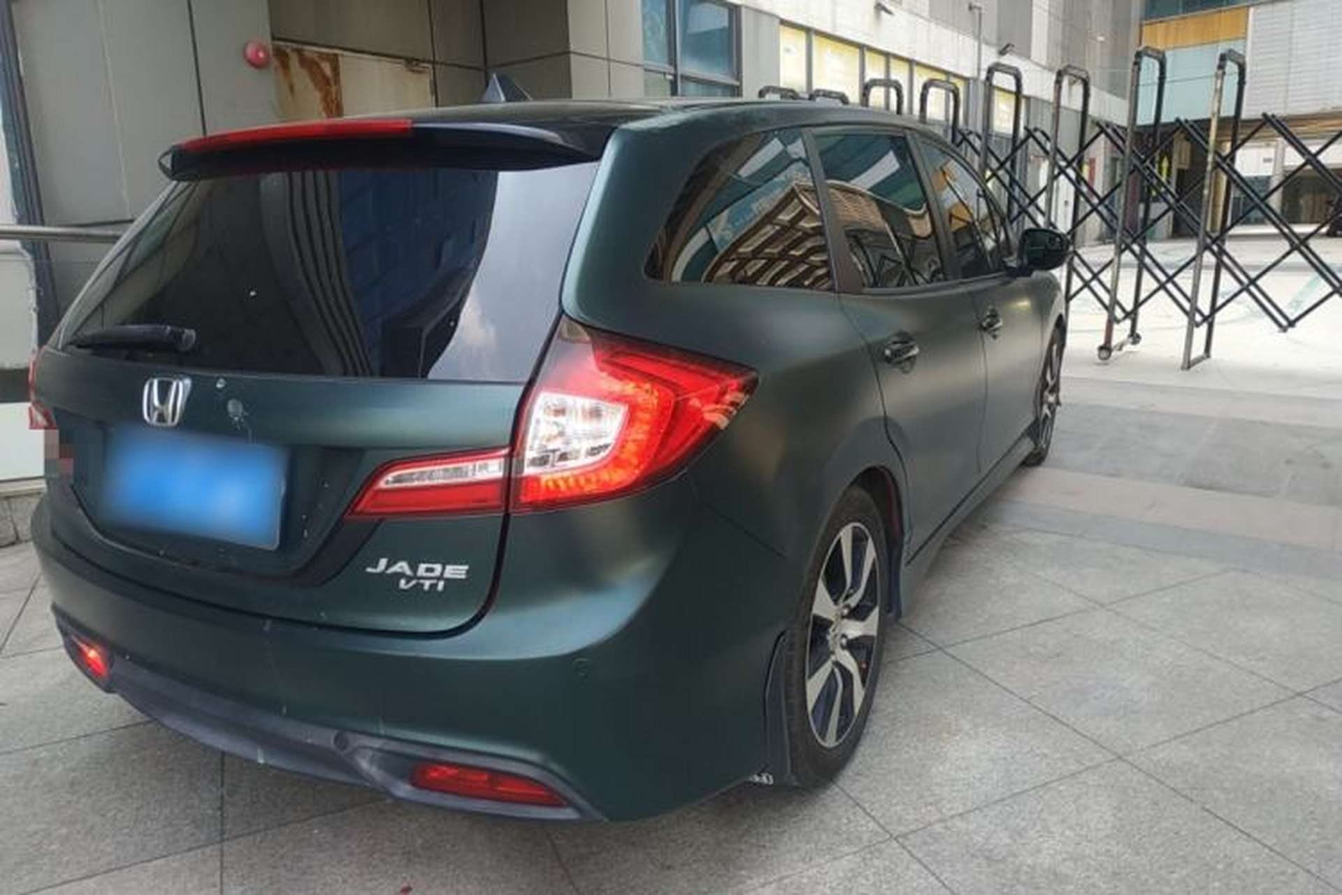 Used Honda Jade 2013 1.8L CVT Luxury Edition 6 seats Rear Right 45 Deg