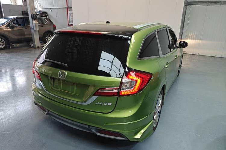 Used Honda Jade 2013 1.8L automatic Comfort version 5 seats Rear Right 45 Deg
