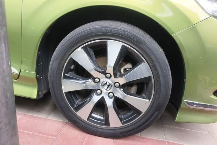 Used Honda Jade 2013 1.8L CVT Luxury Edition 5 seats Right Front Wheel Hub